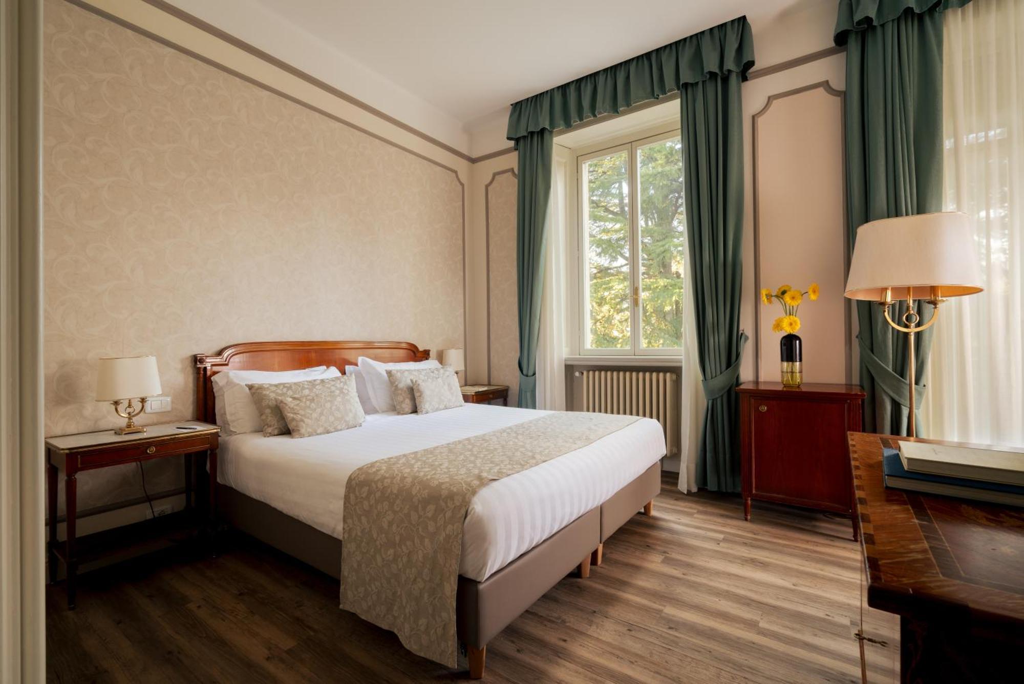 Palace Grand Hotel Varese Exterior foto